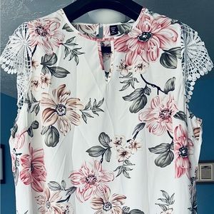 Floral shift dress with lace caplet sleeves